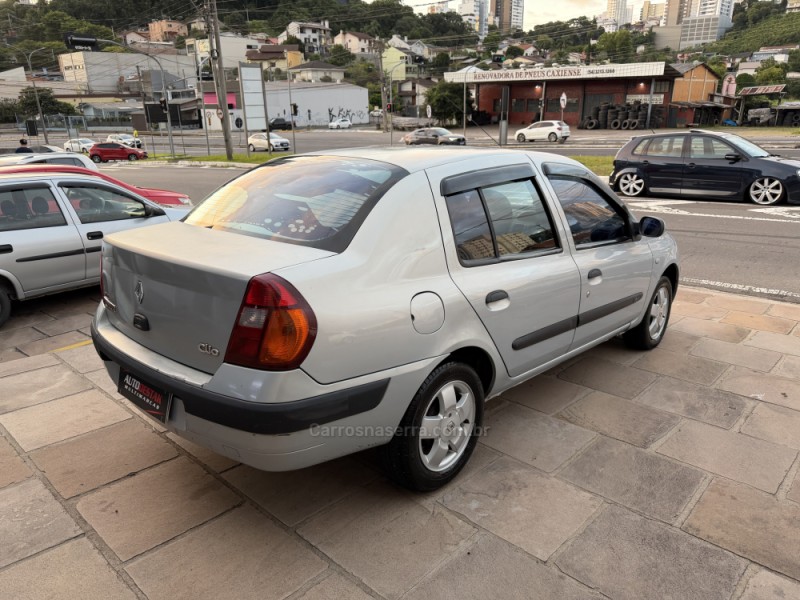 CLIO 1.6 AUTHENTIQUE SEDAN 16V FLEX 4P MANUAL - 2003 - CAXIAS DO SUL