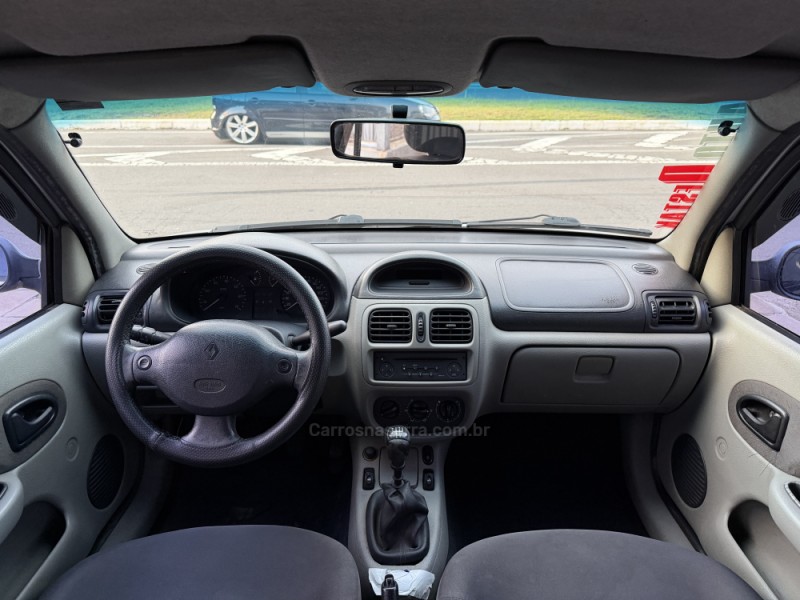 CLIO 1.6 AUTHENTIQUE SEDAN 16V FLEX 4P MANUAL - 2003 - CAXIAS DO SUL