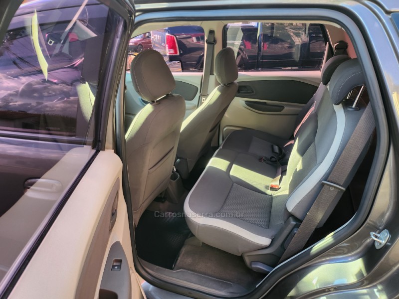 SPIN 1.8 LT 8V FLEX 4P MANUAL - 2013 - VERANóPOLIS