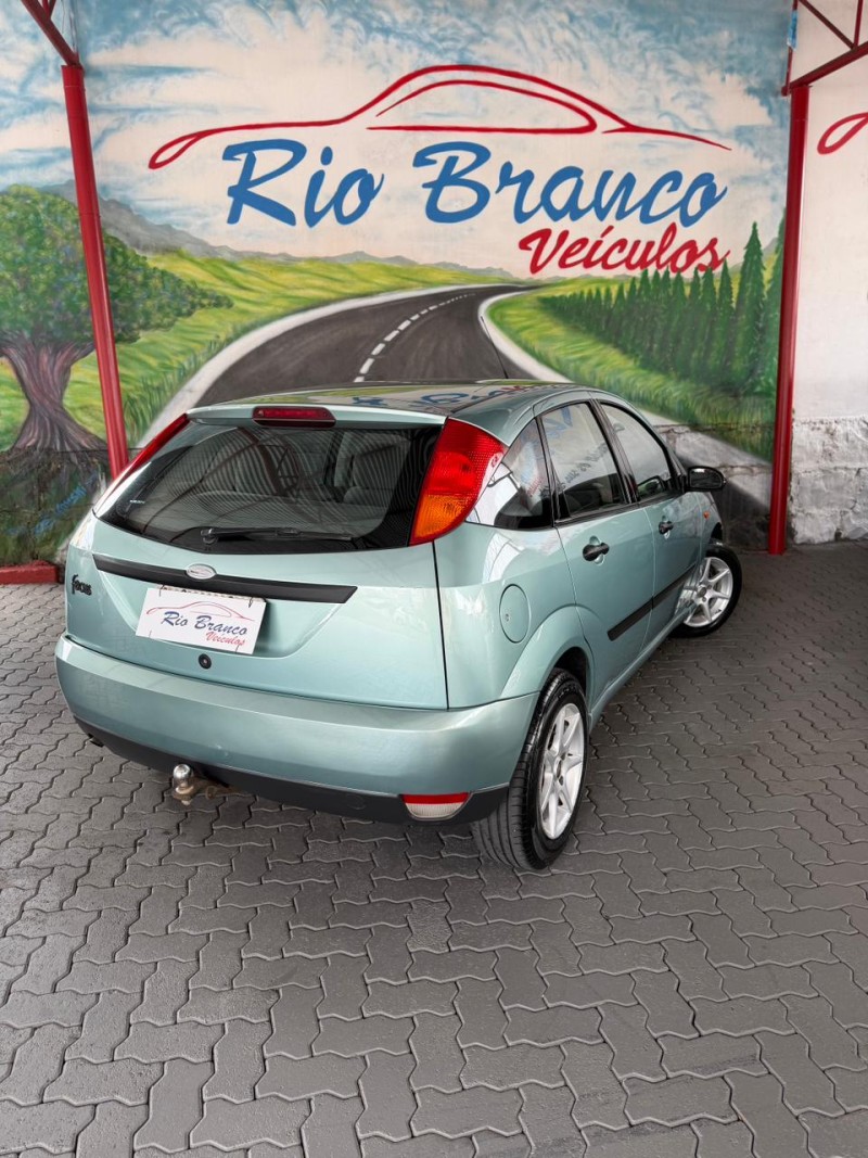 FOCUS 1.8 16V GASOLINA 4P MANUAL - 2001 - CAXIAS DO SUL