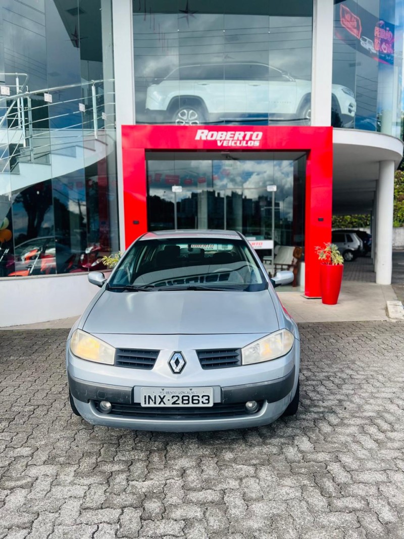 MÉGANE 2.0 DYNAMIQUE SEDAN 16V GASOLINA 4P MANUAL - 2008 - BENTO GONçALVES