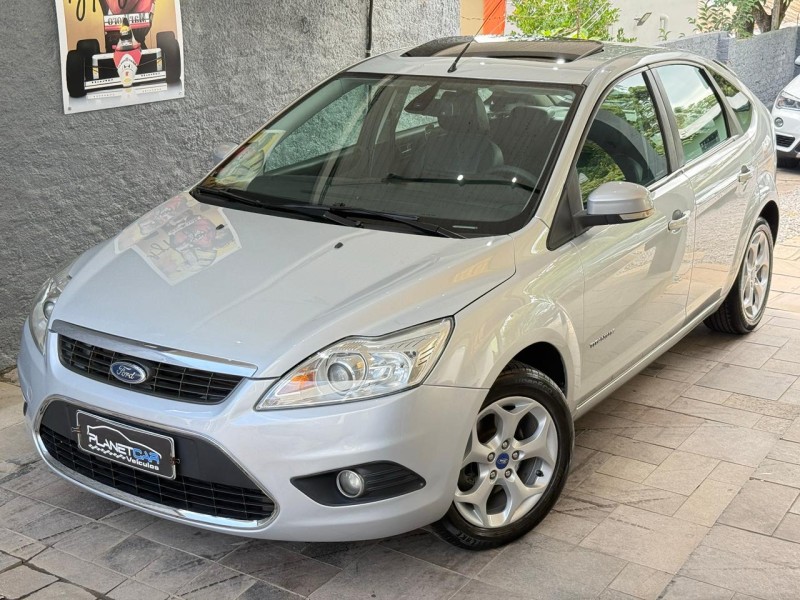 focus 2.0 titanium hatch 16v flex 4p automatico 2013 farroupilha