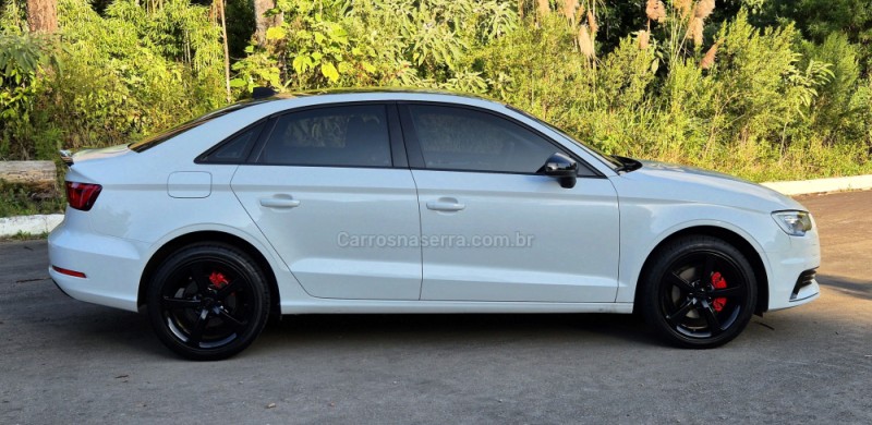 A3 1.4 TFSI SEDAN ATTRACTION 16V FLEX 4P TIPTRONIC - 2016 - FARROUPILHA