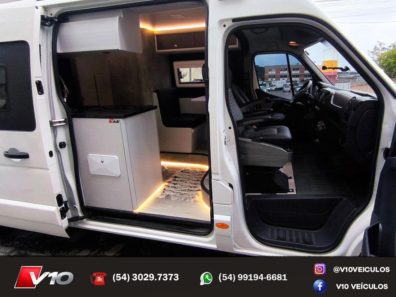 RENAULT - MASTER - 2022/2023 - Branca - R$ 369.900,00