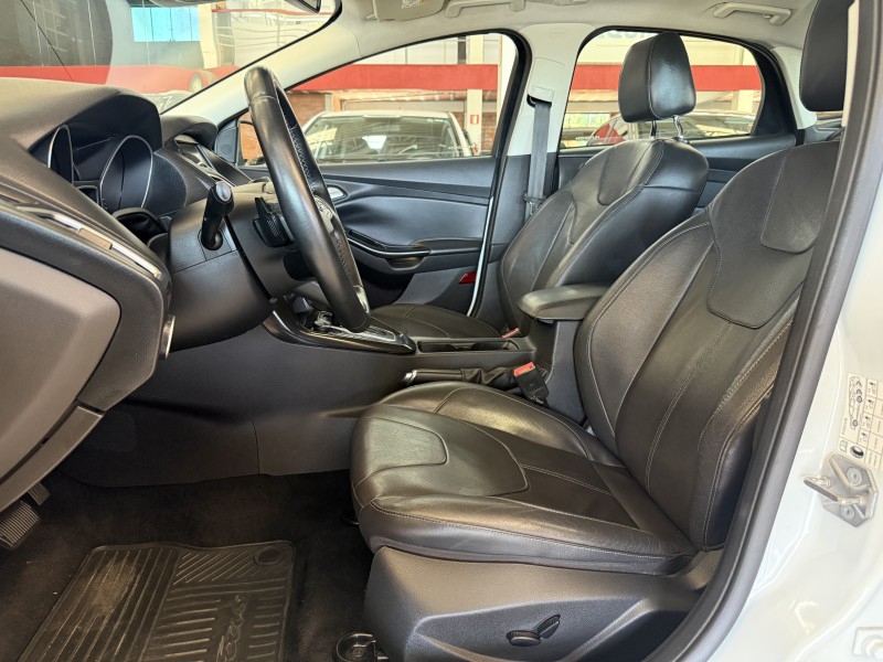 FOCUS 2.0 TITANIUM PLUS 16V FLEX 4P AUTOMÁTICO - 2016 - FARROUPILHA
