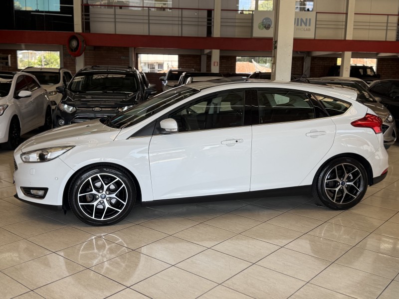 FOCUS 2.0 TITANIUM PLUS 16V FLEX 4P AUTOMÁTICO - 2016 - FARROUPILHA