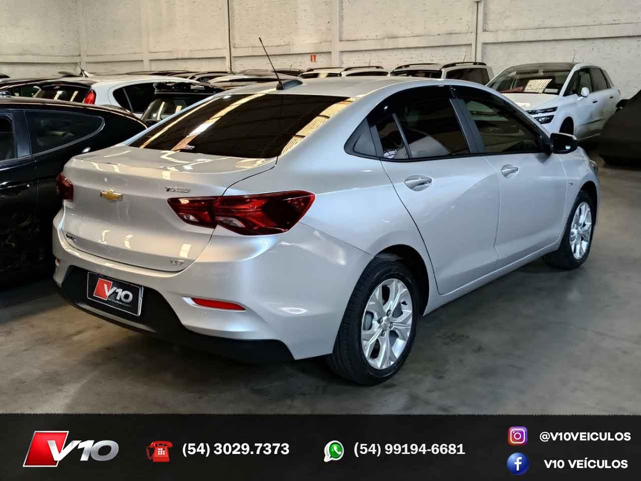 CHEVROLET - ONIX - 2022/2023 - Prata - R$ 74.900,00
