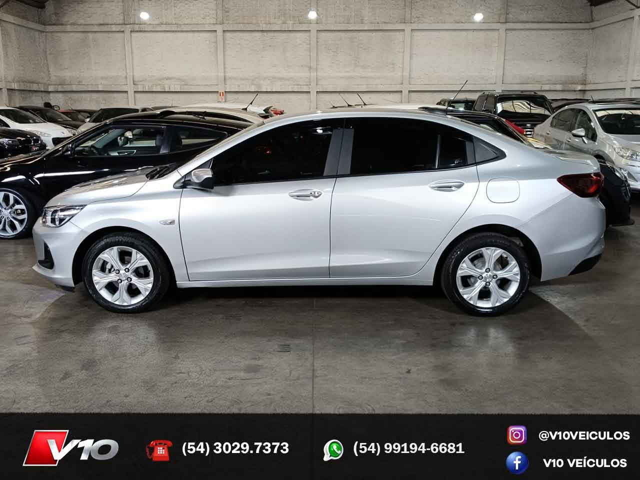CHEVROLET - ONIX - 2022/2023 - Prata - R$ 74.900,00
