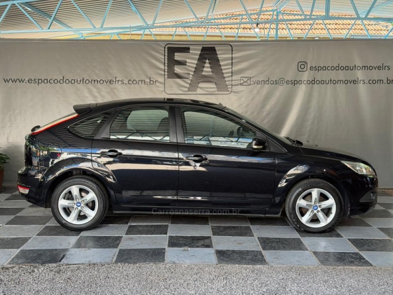 FOCUS 2.0 GLX 16V GASOLINA 4P AUTOMÁTICO - 2012 - NOVA PRATA