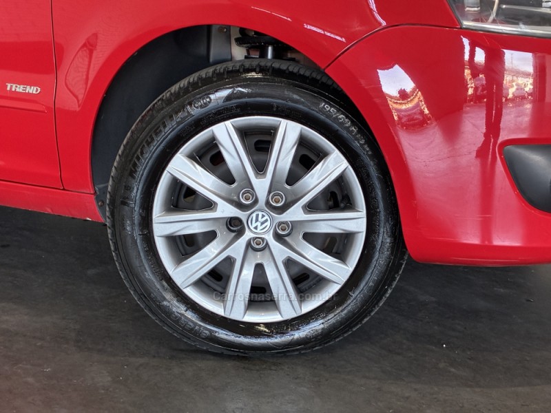 FOX 1.0 MI 8V FLEX 4P MANUAL - 2014 - VENâNCIO AIRES