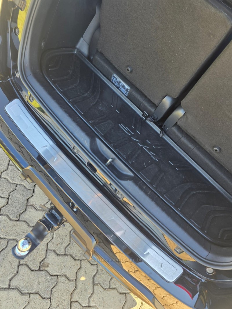 HILUX SW4 2.8 4X4 SRX PLATINUM TURBO 7 LUGARES DIESEL 4P AUTOMÁTICO - 2024 - LAJEADO