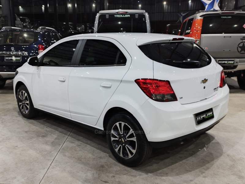 ONIX 1.4 MPFI LTZ 8V FLEX 4P MANUAL - 2015 - CAMPO BOM
