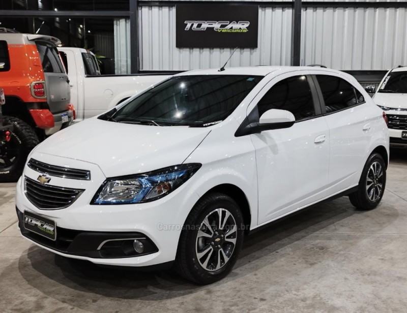 ONIX 1.4 MPFI LTZ 8V FLEX 4P MANUAL - 2015 - CAMPO BOM