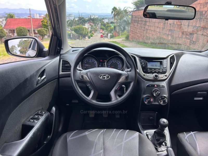 HB20S 1.0 COMFORT PLUS 12V FLEX 4P MANUAL - 2014 - VENâNCIO AIRES