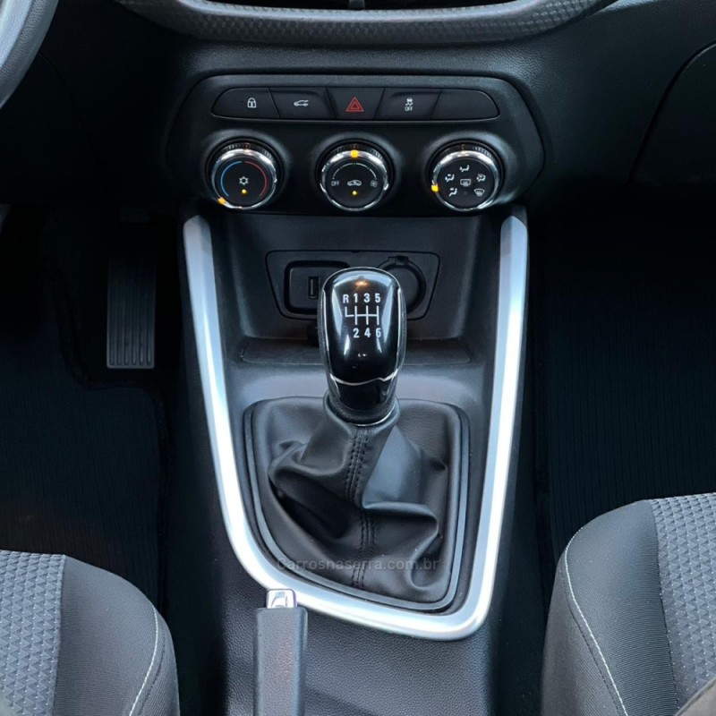 ONIX 1.0 LTZ 12V TURBO FLEX 4P MANUAL - 2023 - ESTâNCIA VELHA