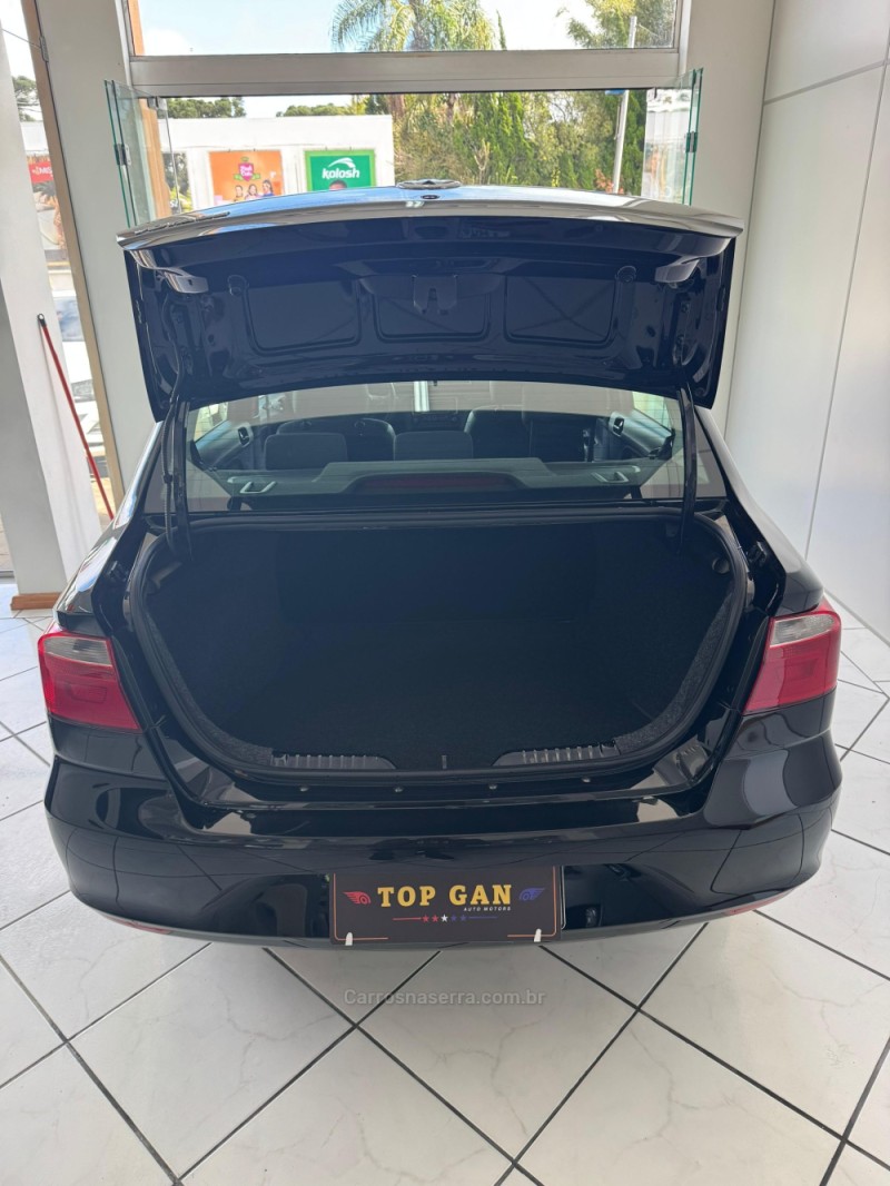 VOYAGE 1.0 12V MPI TOTALFLEX TRENDLINE 4P MANUAL - 2023 - NOVA PETRóPOLIS