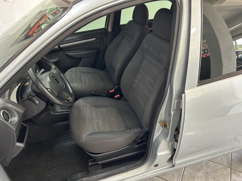 PRISMA 1.0 MPFI VHCE MAXX 8V FLEX 4P MANUAL - 2010 - NOVA PRATA