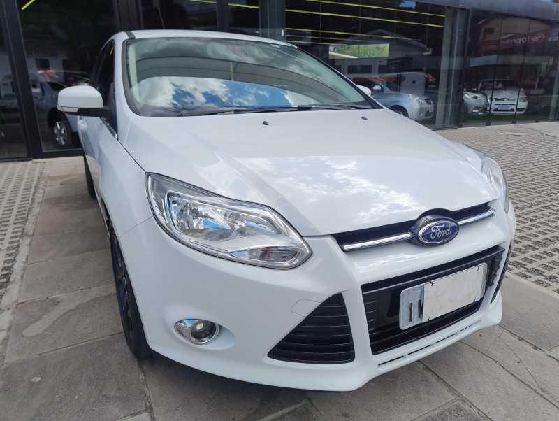 FOCUS 2.0 TITANIUM HATCH 16V FLEX 4P AUTOMÁTICO - 2015 - CAXIAS DO SUL