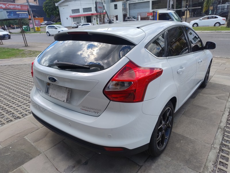 FOCUS 2.0 TITANIUM HATCH 16V FLEX 4P AUTOMÁTICO - 2015 - CAXIAS DO SUL