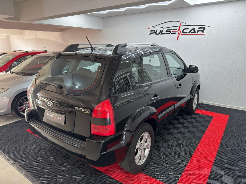 TUCSON 2.0 MPFI GL 16V 142CV 2WD GASOLINA 4P MANUAL - 2010 - CAXIAS DO SUL
