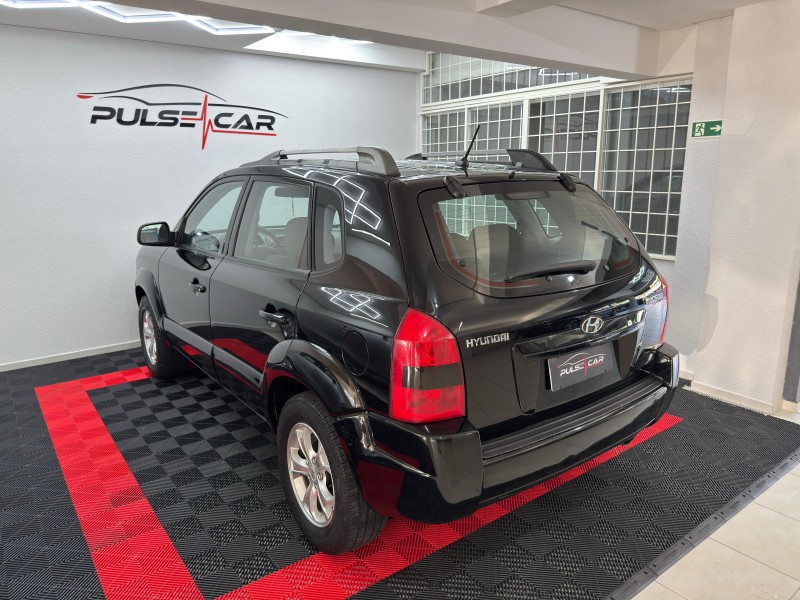 TUCSON 2.0 MPFI GL 16V 142CV 2WD GASOLINA 4P MANUAL - 2010 - CAXIAS DO SUL