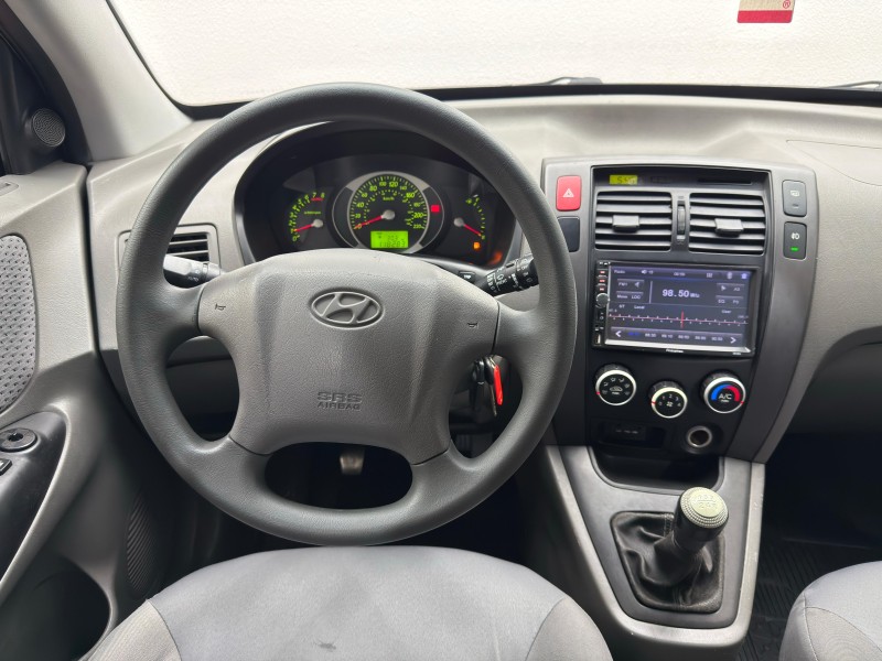 TUCSON 2.0 MPFI GL 16V 142CV 2WD GASOLINA 4P MANUAL - 2010 - CAXIAS DO SUL