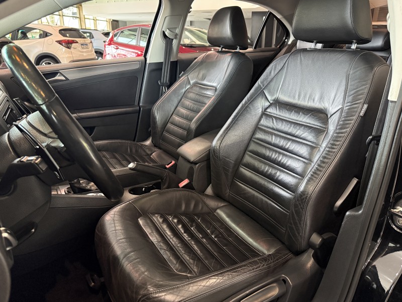 JETTA 2.0 TSI DSG HIGHLINE 200CV GASOLINA 4P AUTOMÁTICO - 2012 - FARROUPILHA