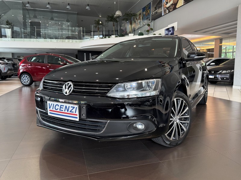 jetta 2.0 tsi dsg highline 200cv gasolina 4p automatico 2012 farroupilha