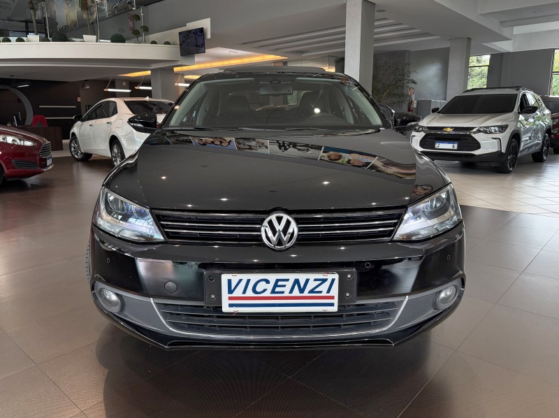 JETTA 2.0 TSI DSG HIGHLINE 200CV GASOLINA 4P AUTOMÁTICO - 2012 - FARROUPILHA
