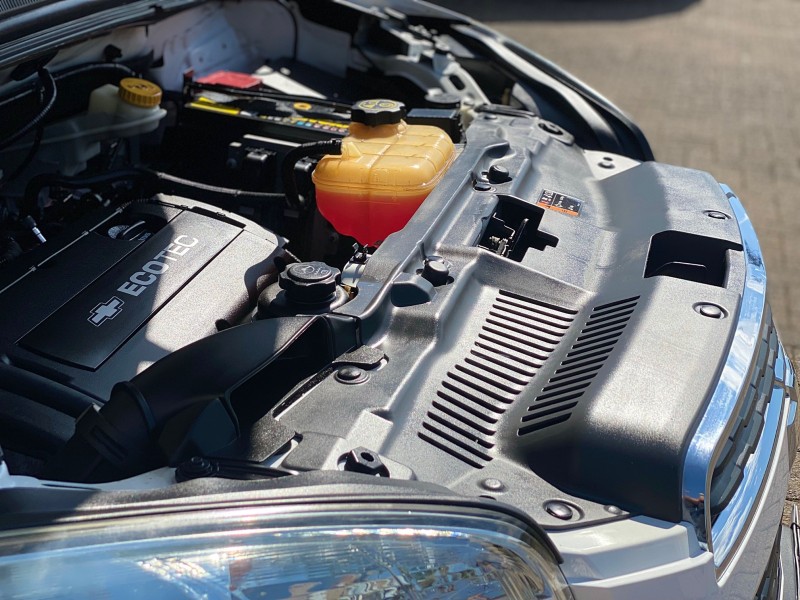 TRACKER 1.8 MPFI LTZ 4X2 16V FLEX 4P AUTOMÁTICO - 2015 - CAXIAS DO SUL