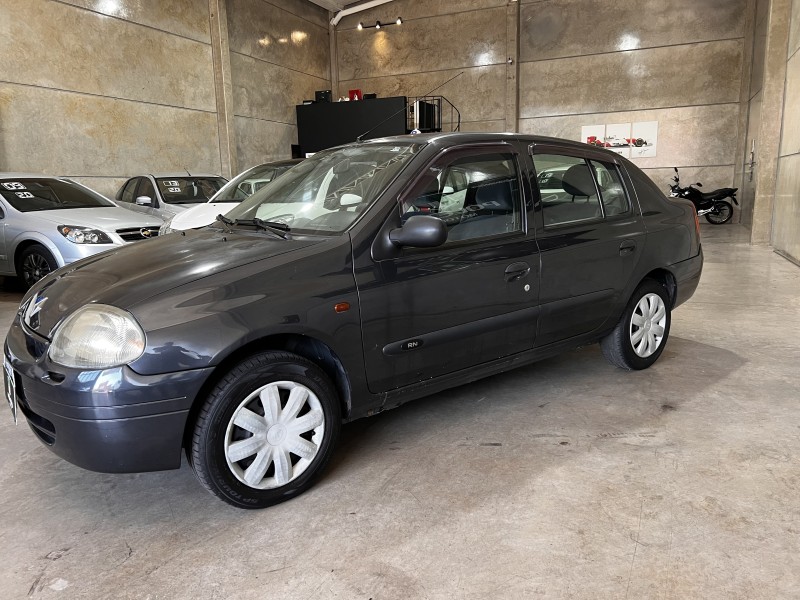 CLIO 1.0 RN SEDAN 16V GASOLINA 4P MANUAL - 2002 - CAXIAS DO SUL