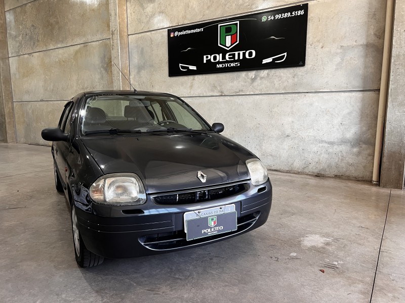 CLIO 1.0 RN SEDAN 16V GASOLINA 4P MANUAL - 2002 - CAXIAS DO SUL
