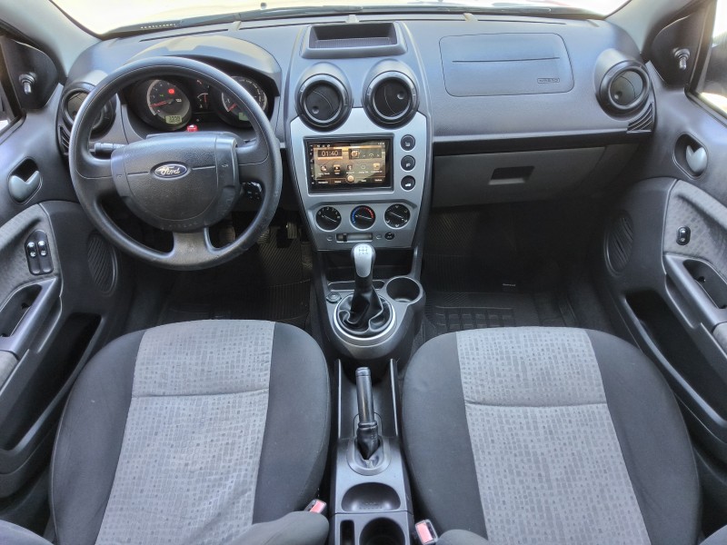 FIESTA 1.6 ROCAM SE SEDAN 8V FLEX 4P MANUAL - 2014 - SãO SEBASTIãO DO CAí