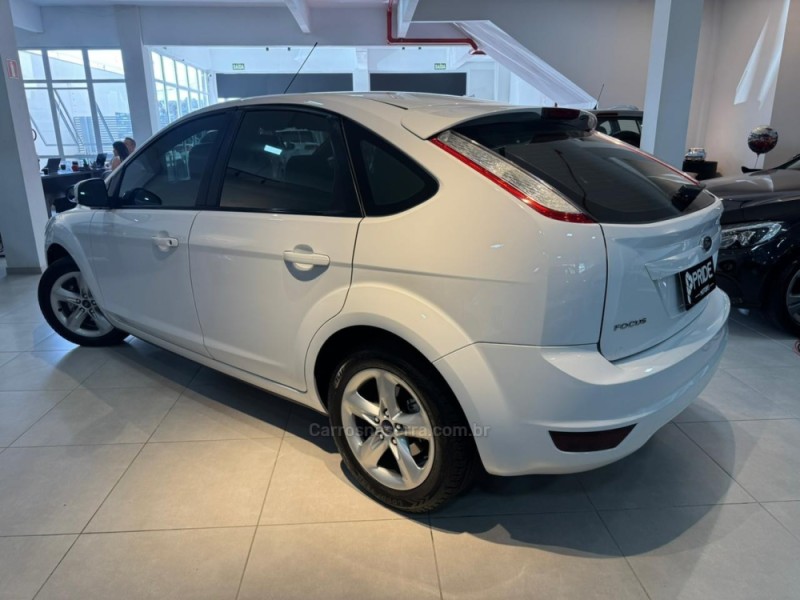 FOCUS 2.0 GLX 16V FLEX 4P MANUAL - 2013 - CAXIAS DO SUL