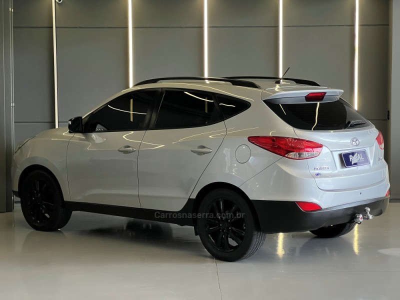 IX35 2.0 MPI 4X2 16V FLEX 4P MANUAL - 2012 - SAPIRANGA