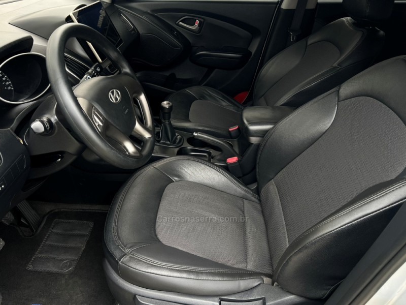 IX35 2.0 MPI 4X2 16V FLEX 4P MANUAL - 2012 - SAPIRANGA