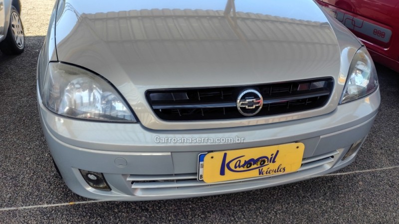 CORSA 1.8 MPFI MAXX 8V FLEX 4P MANUAL - 2004 - SAPIRANGA