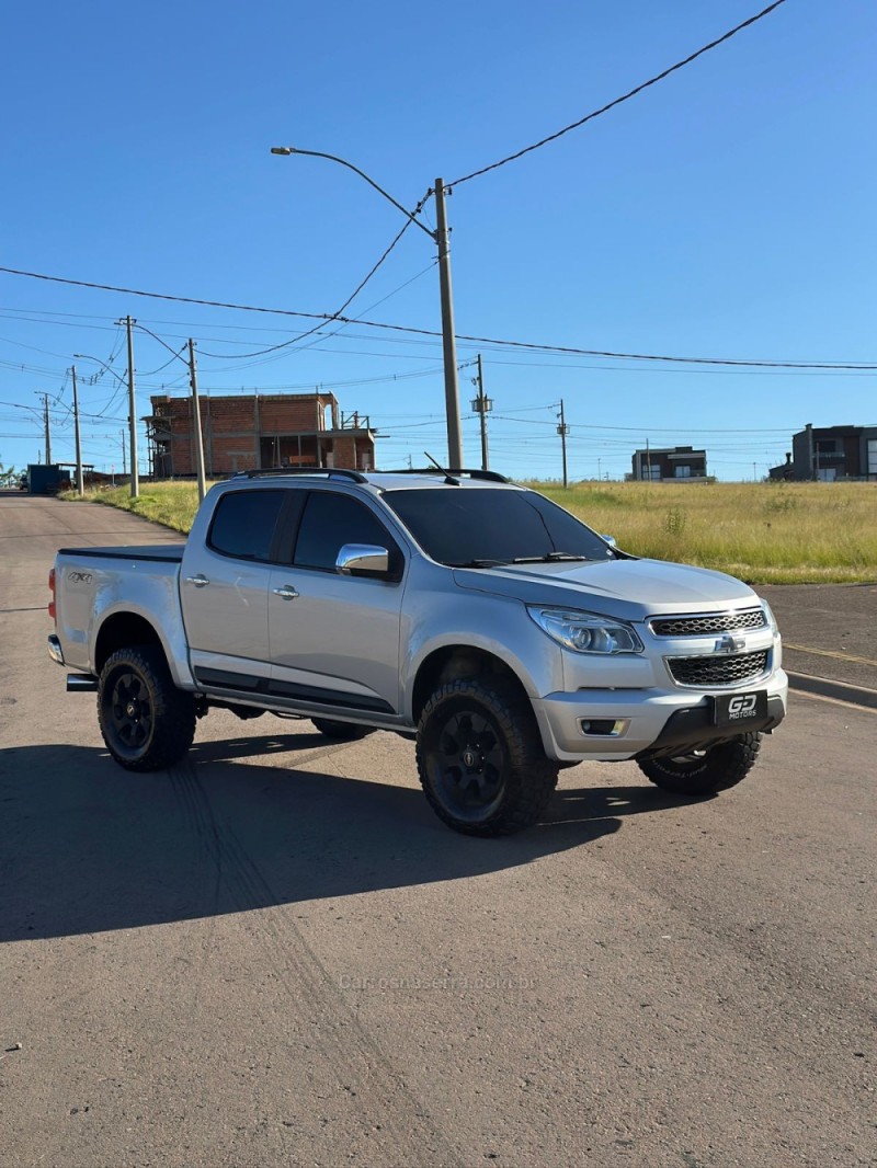 S10 2.8 LTZ 4X4 CD TURBO DIESEL 4P AUTOMÁTICO - 2014 - PASSO FUNDO