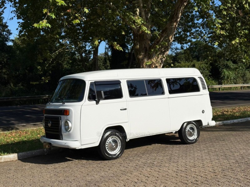 KOMBI 1.6 MI STD LOTAÇÃO 8V GASOLINA 3P MANUAL - 2014 - DOIS IRMãOS