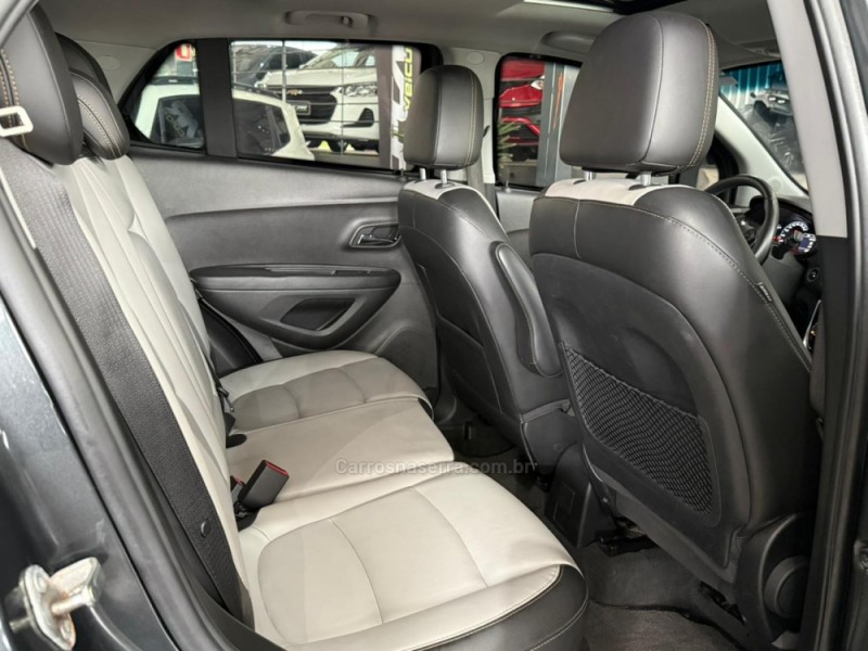 TRACKER 1.4 16V TURBO FLEX LTZ AUTOMÁTICO - 2017 - CAMPO BOM