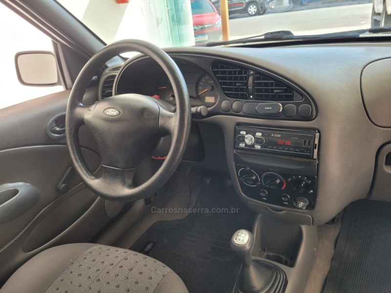 COURIER 1.6 L 8V FLEX MANUAL - 2012 - CANELA