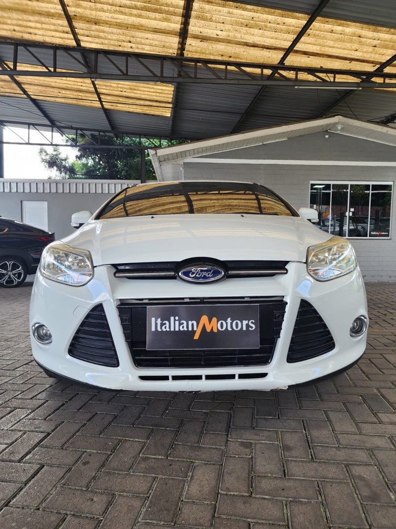 FOCUS 2.0 TITANIUM SEDAN 16V FLEX 4P AUTOMÁTICO - 2015 - CAXIAS DO SUL