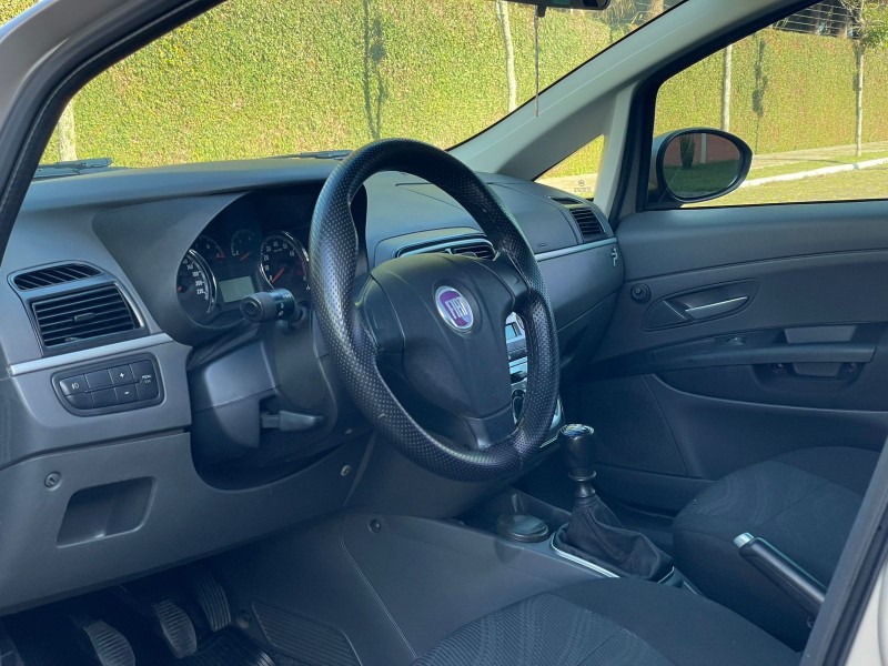 PUNTO 1.4 ELX 8V FLEX 4P MANUAL - 2009 - FARROUPILHA