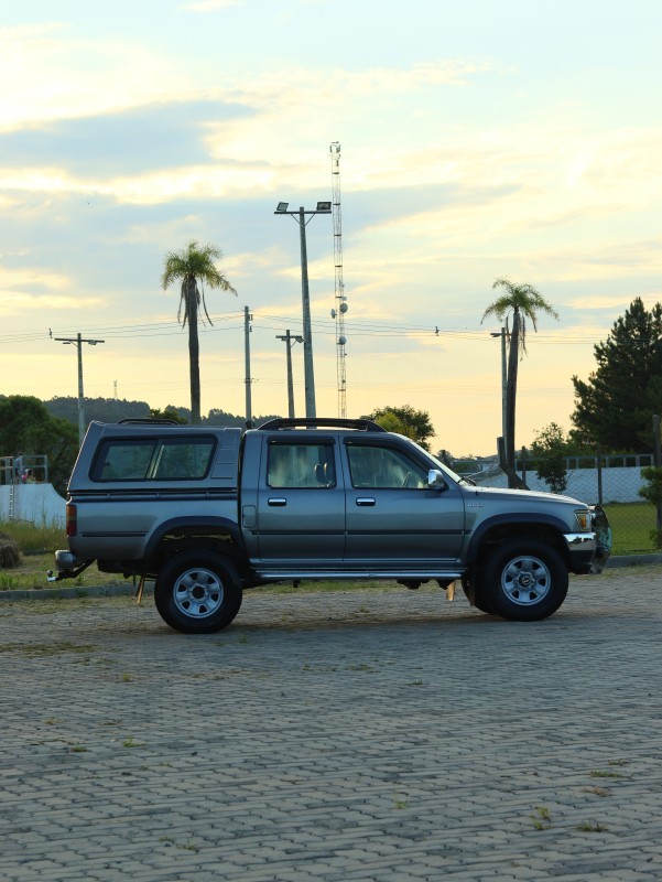 HILUX 2.8 SR5 4X4 CD 8V DIESEL 4P MANUAL - 1999 - ANTôNIO PRADO