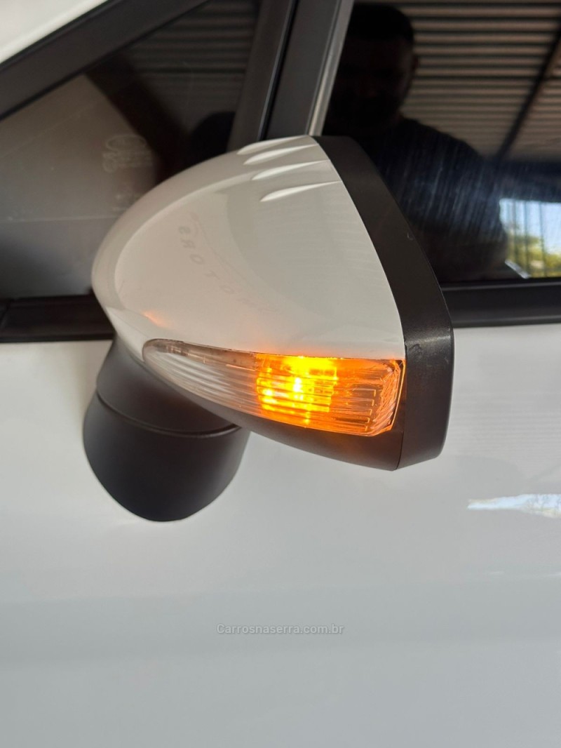 FIESTA 1.6 ROCAM SE PLUS HATCH 8V FLEX 4P MANUAL - 2015 - NOVO HAMBURGO