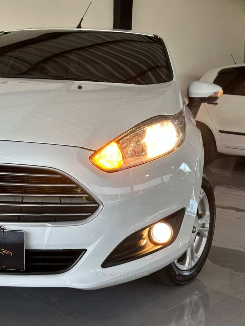 FIESTA 1.6 ROCAM SE PLUS HATCH 8V FLEX 4P MANUAL - 2015 - NOVO HAMBURGO