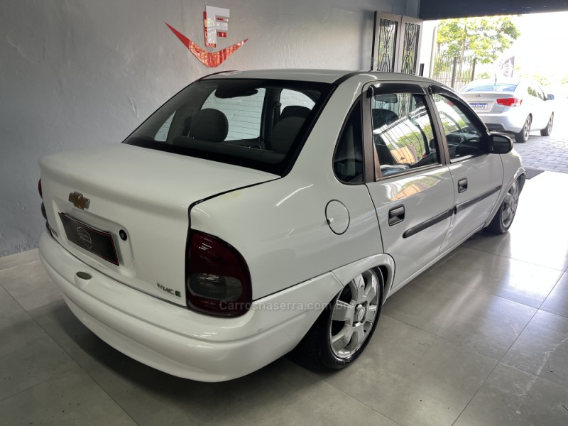 CLASSIC 1.0 MPFI VHC SUPER 8V GASOLINA 4P MANUAL - 2010 - CAXIAS DO SUL