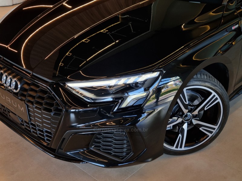 A3 2.0 TFSI 40 PERFORMANCE BLACK SPORTBACK GASOLINA 4P AUTOMÁTICO - 2023 - CAXIAS DO SUL