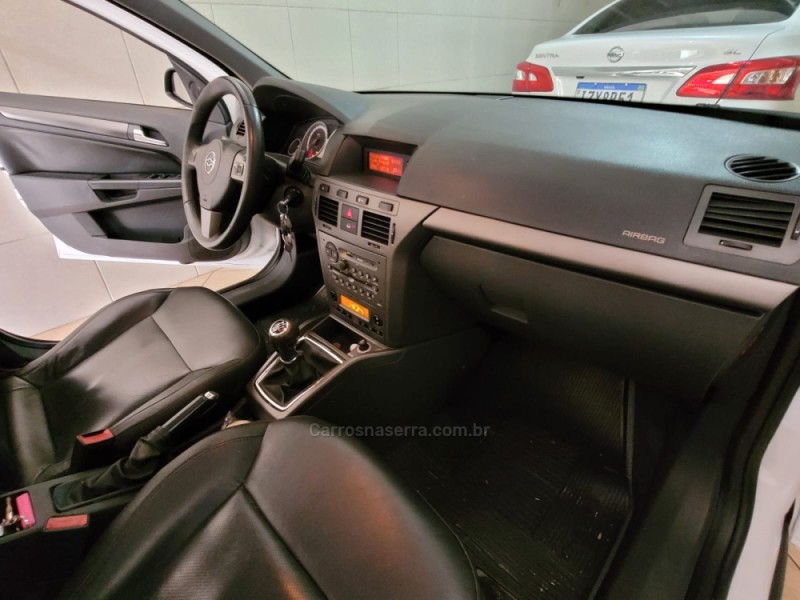 VECTRA 2.0 MPFI GT-X HATCH 8V FLEX 4P MANUAL - 2011 - CAXIAS DO SUL