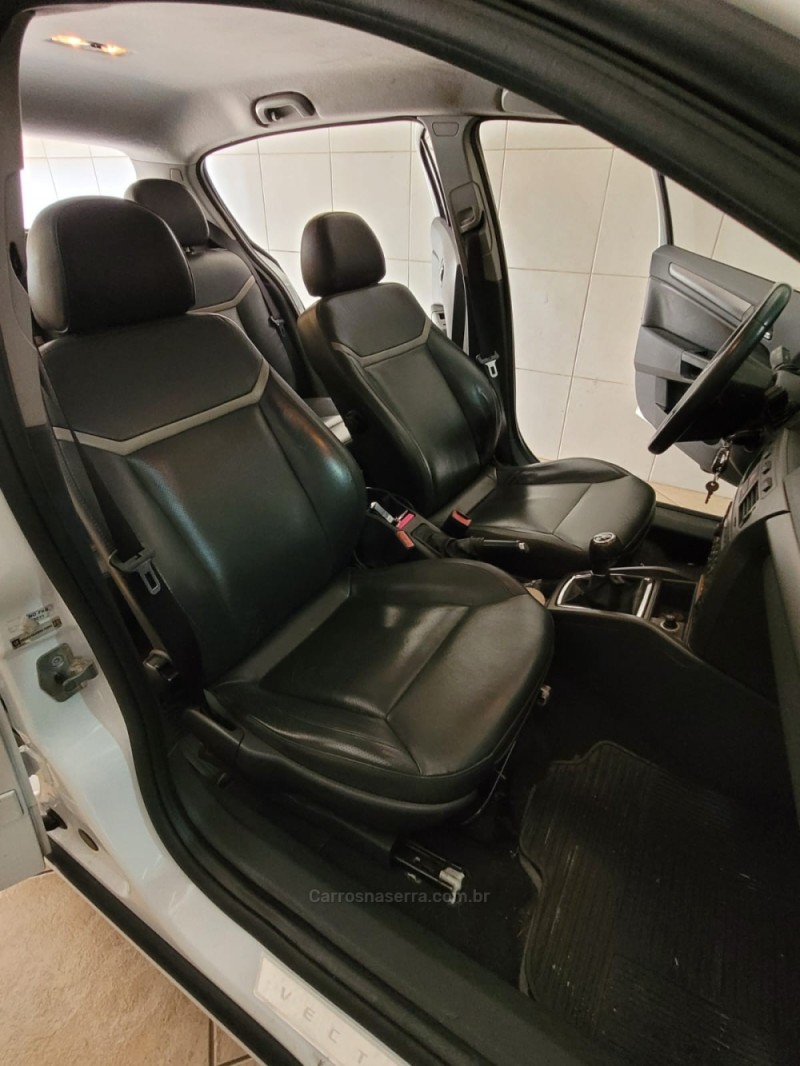 VECTRA 2.0 MPFI GT-X HATCH 8V FLEX 4P MANUAL - 2011 - CAXIAS DO SUL